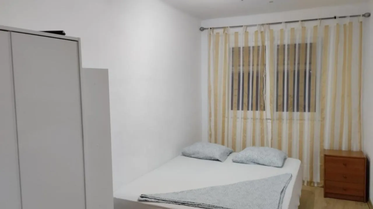 Metro La Salut Apartment Badalona