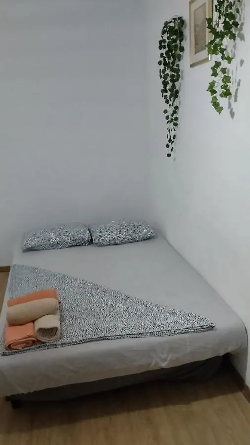 Metro La Salut Apartment Badalona